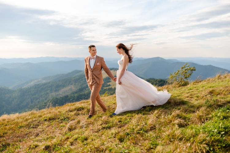 married couple on mountain